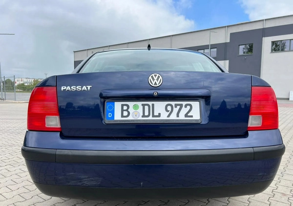 Volkswagen Passat cena 3500 przebieg: 188161, rok produkcji 2000 z Świdnica małe 301